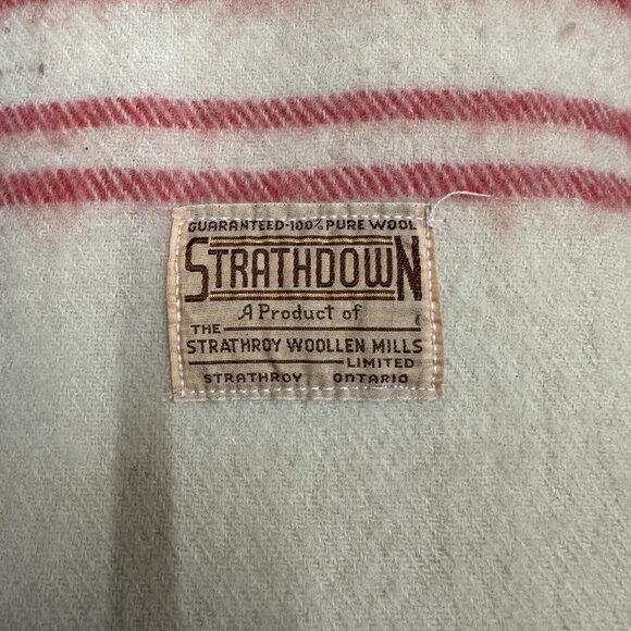 Vintage 100% Pure Wool Cream And  Pink Striped Blanket 90X71 Strathroy Ontario - Picture 2 of 3